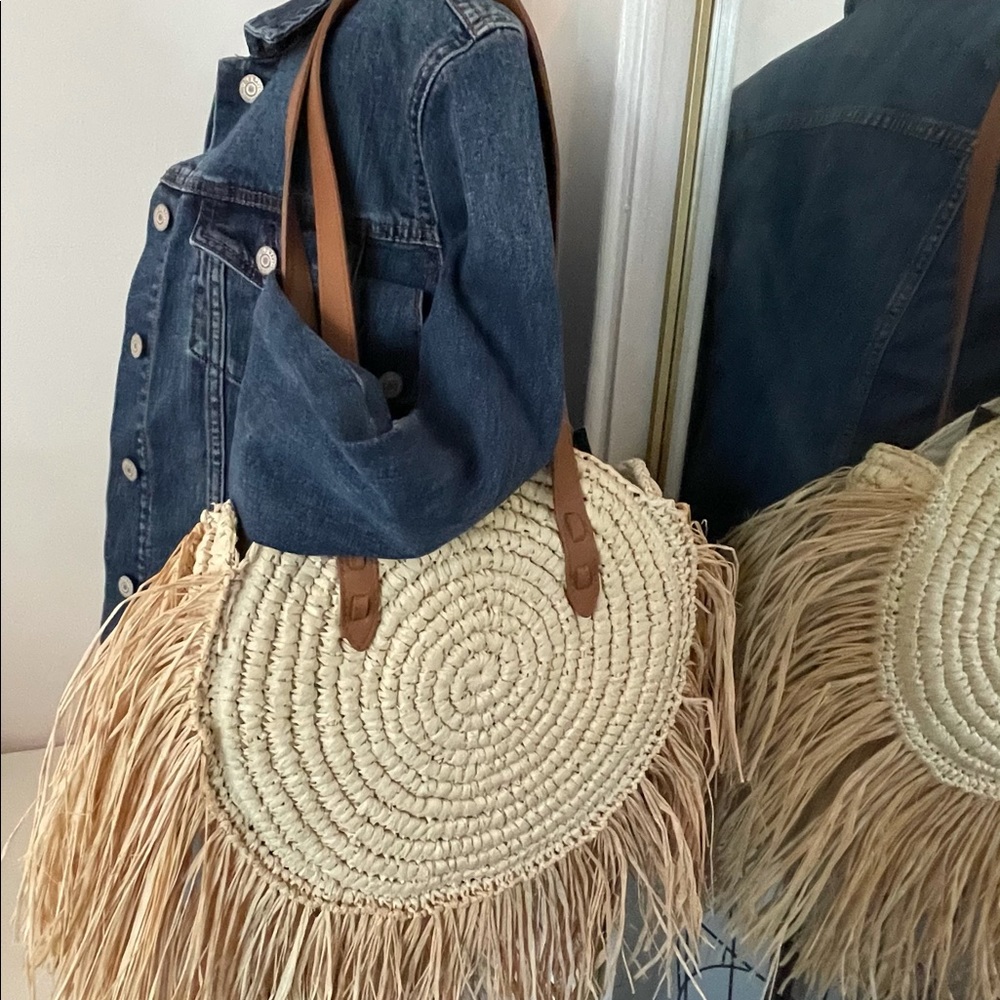 Straw Xbody w. Grass skirt